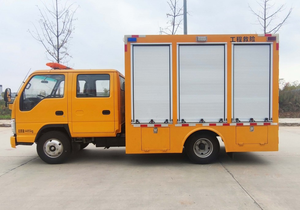 齊東方牌五十鈴雙排救險車-1000方排水量 齊東方牌五十鈴雙排救險車-1000方排水量