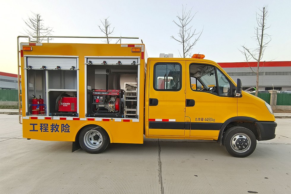 齊東方牌依維柯救險車-1000方排水量 齊東方牌依維柯救險車-1000方排水量