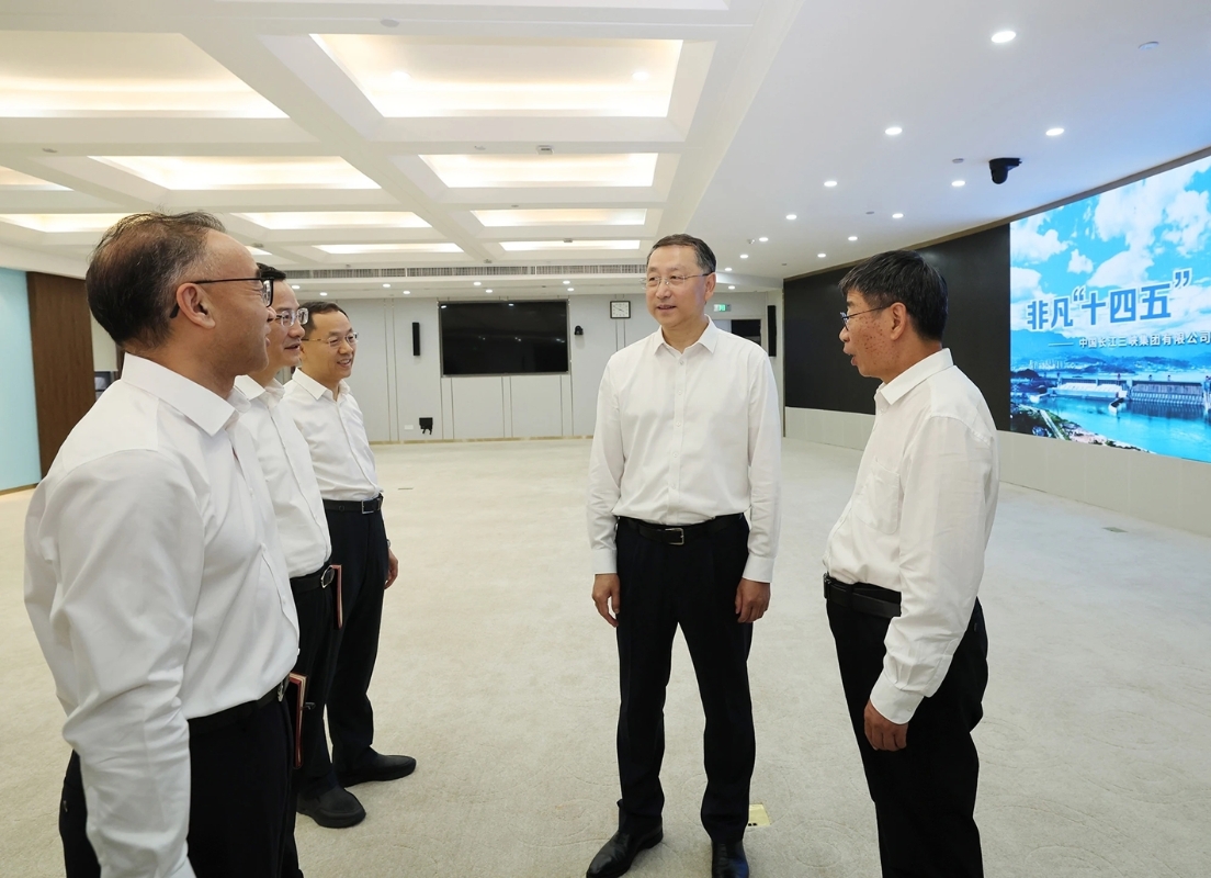 湖北省委書記關志鷗赴三峽集團走訪調研